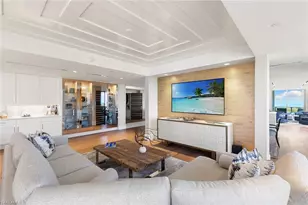 6897 Grenadier Blvd, Naples, FL 34108 - Photo 23