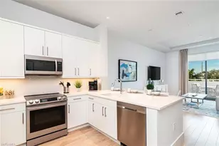 101 8th St S, Naples, FL 34102 - Photo 3