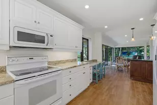 106 Clubhouse Dr, Naples, FL 34105 - Photo 9