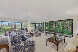 106 Clubhouse Dr, Naples, FL 34105 - Photo 3