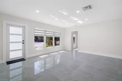 47 River Ct, Naples, FL 34110 - Photo 11