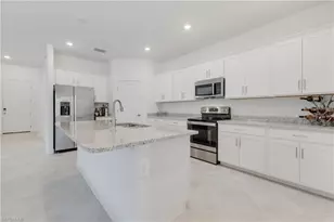 3160 Weston Manor Dr, Alva, FL 33920 - Photo 9