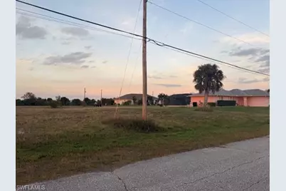 2102 NE 17th St, Cape Coral, FL 33909 - Photo 3