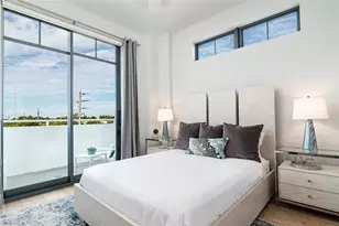 101 8th St S, Naples, FL 34102 - Photo 5