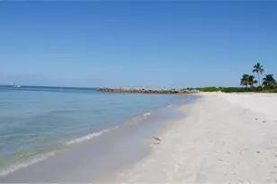 101 8th St S, Naples, FL 34102 - Photo 13