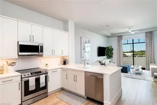 101 8th St S, Naples, FL 34102 - Photo 3