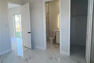 1009/1011 NE 15th Ln, Cape Coral, FL 33909 - Photo 27