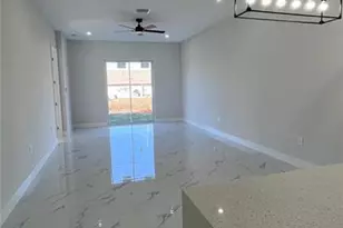 1009/1011 NE 15th Ln, Cape Coral, FL 33909 - Photo 11