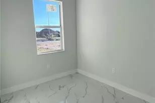 1009/1011 NE 15th Ln, Cape Coral, FL 33909 - Photo 17