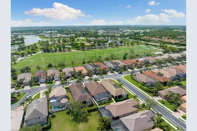 7831 Valencia Ct, Naples, FL 34113 - Photo 9