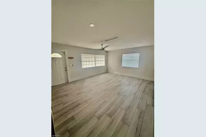 733 Pine Cone Ln, Naples, FL 34104 - Photo 11