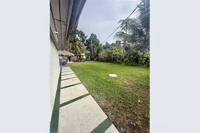 733 Pine Cone Ln, Naples, FL 34104 - Photo 41