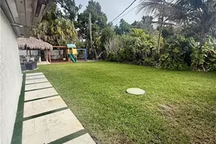 733 Pine Cone Ln, Naples, FL 34104 - Photo 41