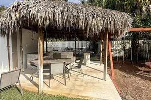 733 Pine Cone Ln, Naples, FL 34104 - Photo 35