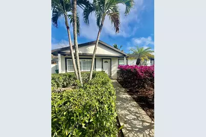 733 Pine Cone Ln, Naples, FL 34104 - Photo 5