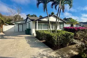 733 Pine Cone Ln, Naples, FL 34104 - Photo 3