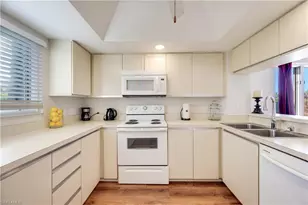 1645 Spoonbill Ln, Naples, FL 34105 - Photo 9