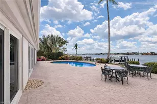 1535 Dolphin Ln, Naples, FL 34102 - Photo 9