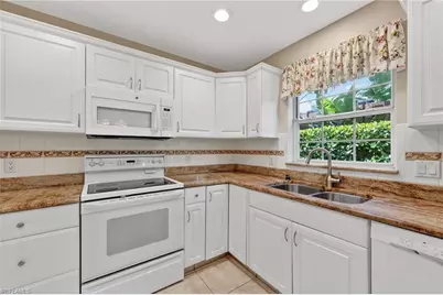 8534 Chase Preserve Dr, Naples, FL 34113 - Photo 9