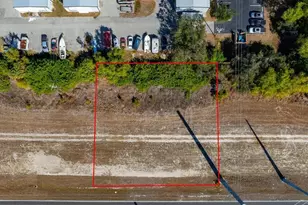 927 Kismet Pkwy E, Cape Coral, FL 33909 - Photo 5