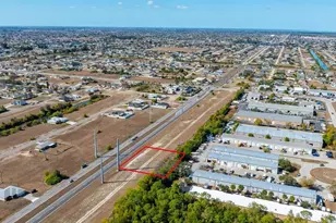 927 Kismet Pkwy E, Cape Coral, FL 33909 - Photo 11