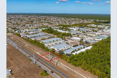 927 Kismet Pkwy E, Cape Coral, FL 33909 - Photo 15