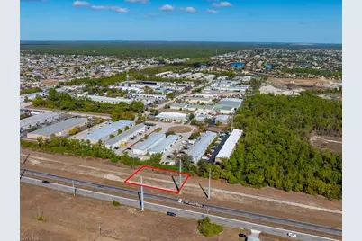 927 Kismet Pkwy E, Cape Coral, FL 33909 - Photo 9