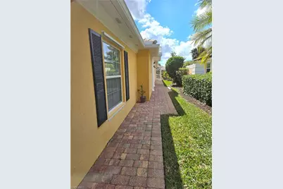 7828 Umberto Ct, Naples, FL 34114 - Photo 3