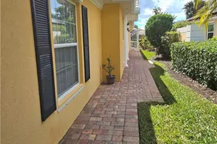 7828 Umberto Ct, Naples, FL 34114 - Photo 3