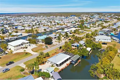 2740 Sanibel Blvd, Saint James City, FL 33956 - Photo 5