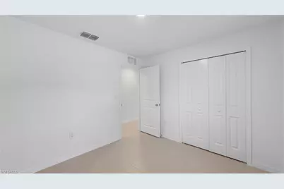 919 Sara Ave N, Lehigh Acres, FL 33971 - Photo 7