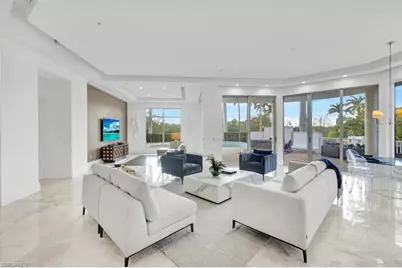 13675 Vanderbilt Dr #V10, Naples, FL 34110 - Photo 9