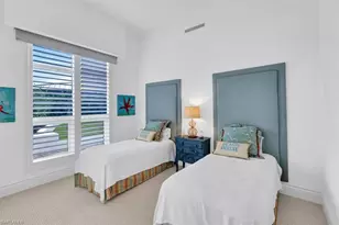 13675 Vanderbilt Dr, Naples, FL 34110 - Photo 29