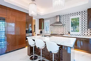 490 5th St S, Naples, FL 34102 - Photo 5