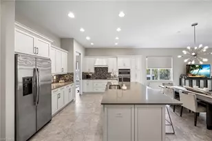 7825 Hawthorne Dr, Naples, FL 34113 - Photo 7