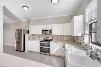 7392 Bristol Cir, Naples, FL 34120 - Photo 9