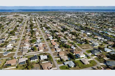 1912 SE 11th Pl, Cape Coral, FL 33990 - Photo 9