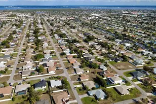 1912 SE 11th Pl, Cape Coral, FL 33990 - Photo 9