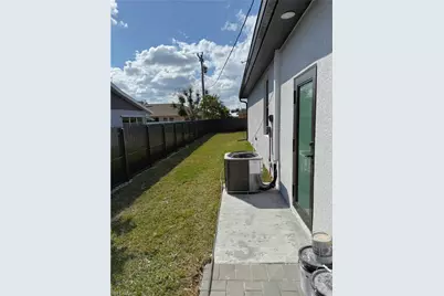 1912 SE 11th Pl, Cape Coral, FL 33990 - Photo 3