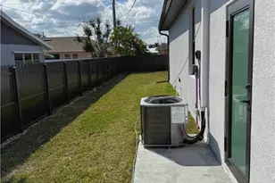 1912 SE 11th Pl, Cape Coral, FL 33990 - Photo 3