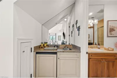 380 10th St S #202, Naples, FL 34102 - Photo 17