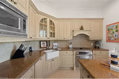 380 10th St S #202, Naples, FL 34102 - Photo 11