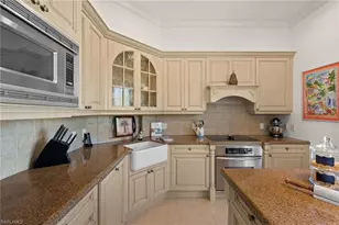 380 10th St S, Naples, FL 34102 - Photo 11