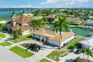 955 Iris Ct, Marco Island, FL 34145 - Photo 23