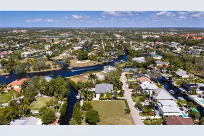27257 Barbarosa St, Bonita Springs, FL 34135 - Photo 13