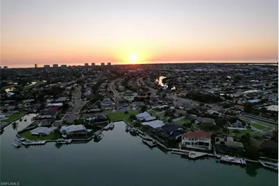 711 Fairlawn Ct, Marco Island, FL 34145 - Photo 7