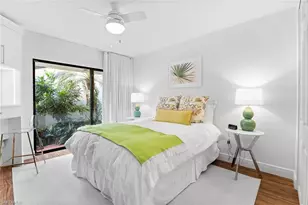 515 Bay Villas Ln, Naples, FL 34108 - Photo 17