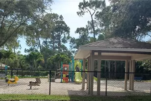 326 Dover Pl, Naples, FL 34104 - Photo 7