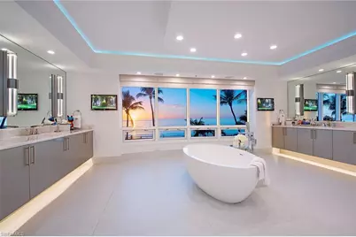 9235 Gulf Shore Dr #TL2, Naples, FL 34108 - Photo 15