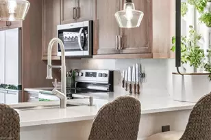 3219 Horse Carriage Way, Naples, FL 34105 - Photo 9